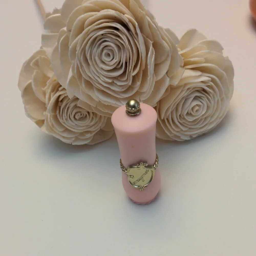 Yellow Flower 1 Color Changing Lipstick New in Box Giftable